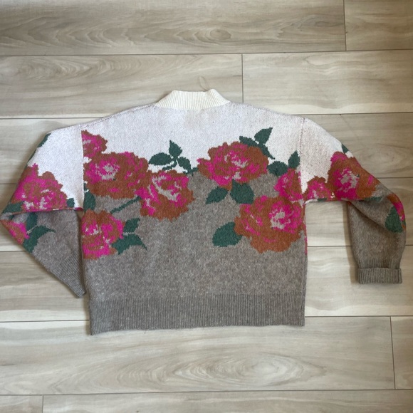Floral sweater - Picture 2 of 2